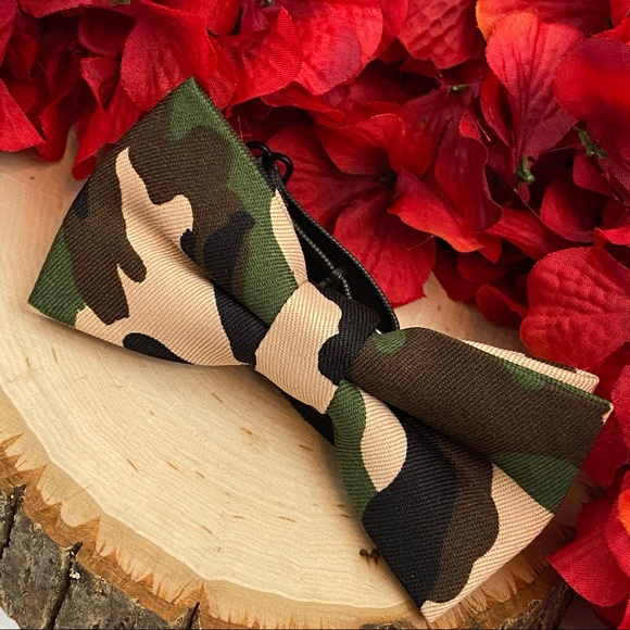 Boys Camouflage Bow Tie - Picture 3 of 13
